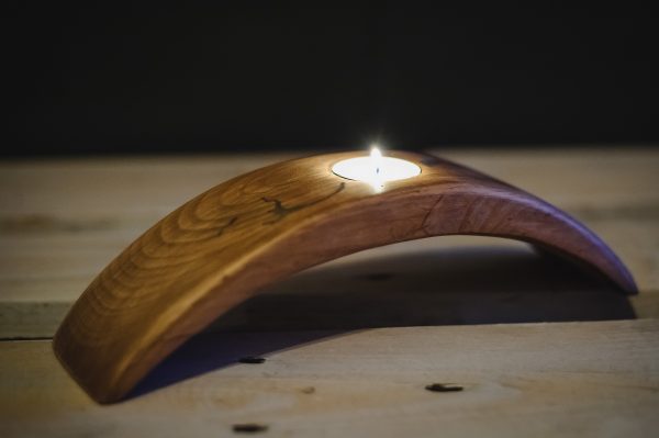 ξύλινη θήκη για κεριά