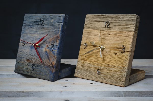 ρουστίκ ξύλινο ρολόι