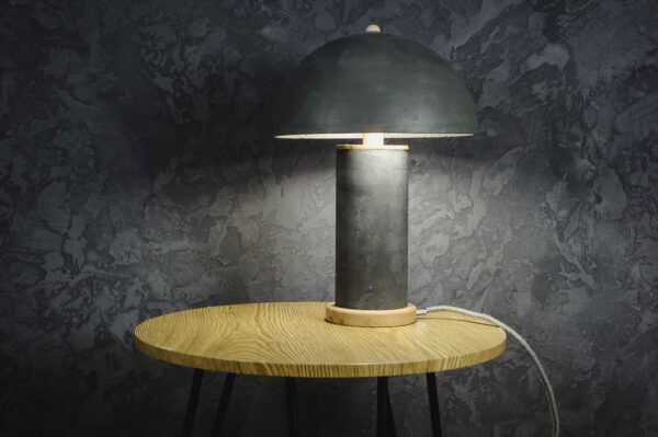 lampa stołowa z betonu marki floga