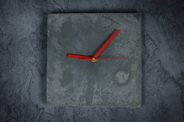 zegar ścienny betonowy werrok marki FLOGA